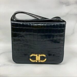 Salvatore Ferragamo Vintage Black
Crocodile Embossed Leather Bag
Gancini Italy